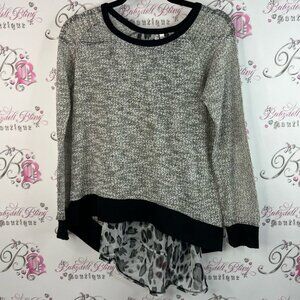 Adikto Long sleeve cheetah leopard print animal  Black and Gray Patterned Top